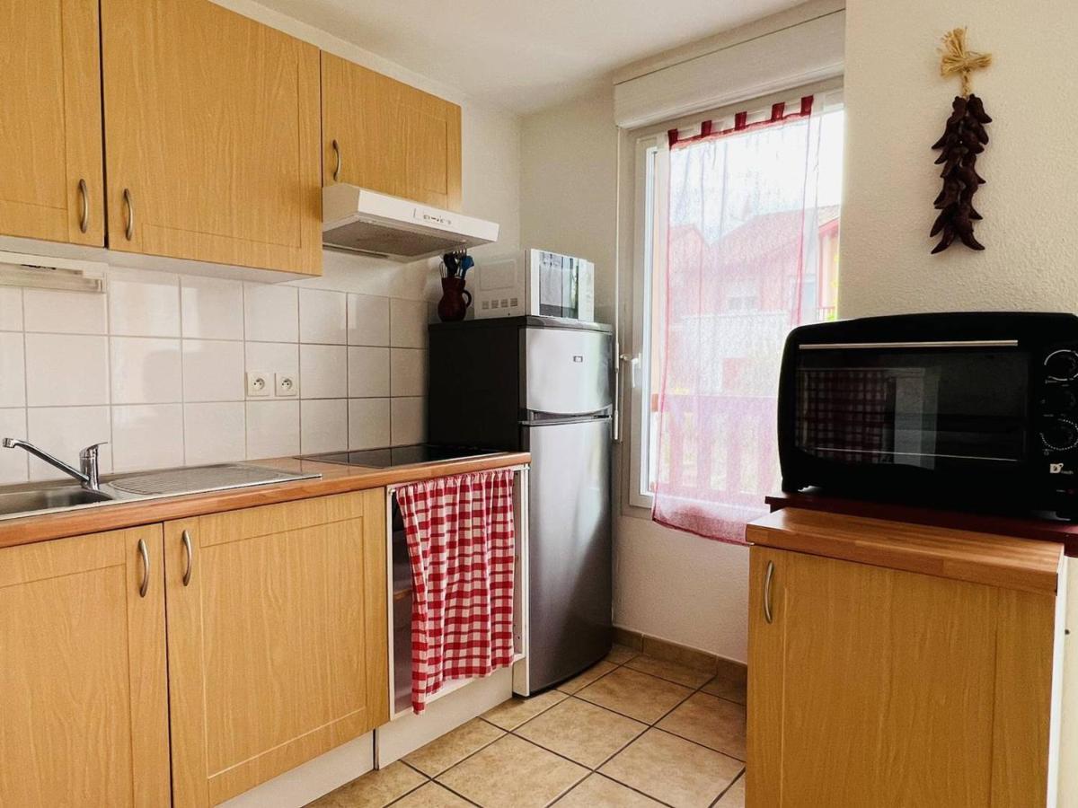Appartement F2 A Cambo-Les-Bains Avec Piscine, Proche Thermes, Terrasse Et Parking - Fr-1-495-36 Exteriör bild