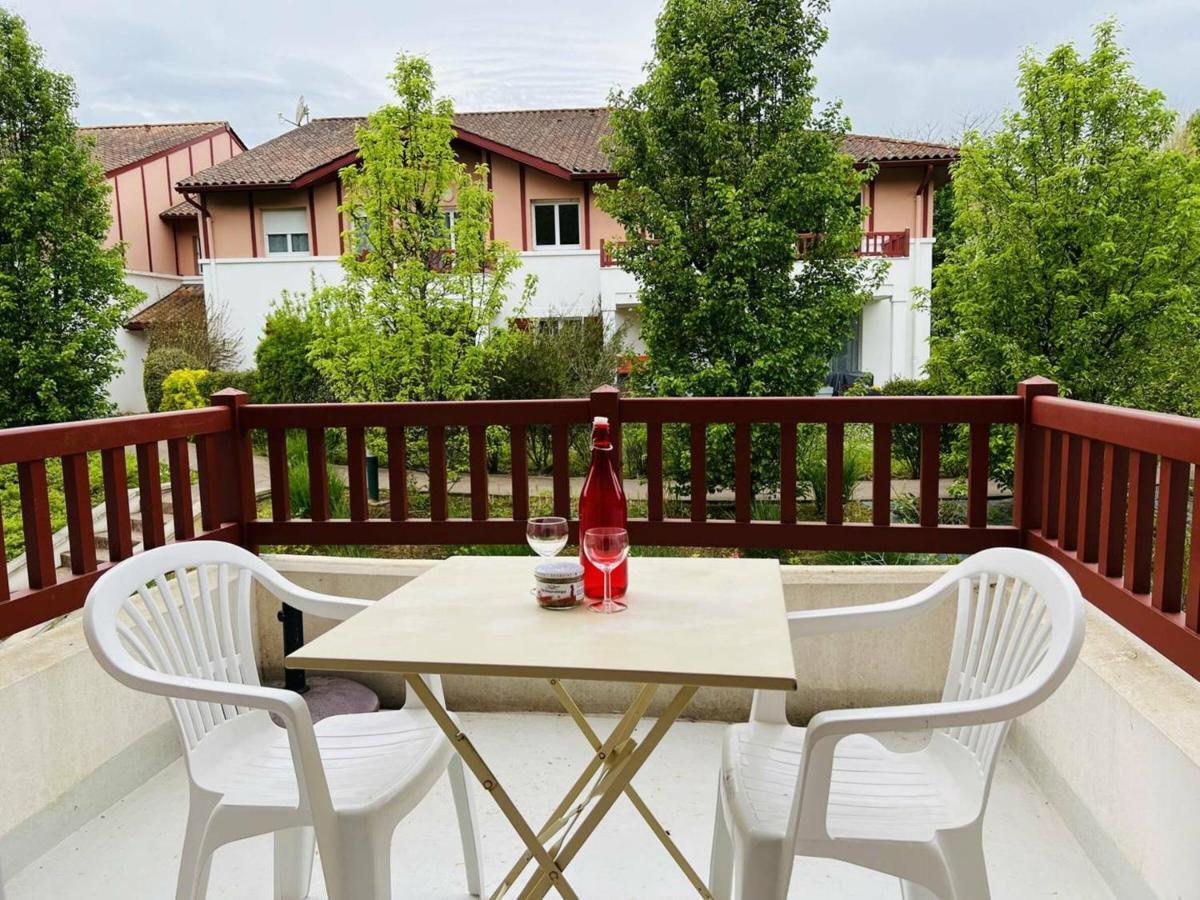 Appartement F2 A Cambo-Les-Bains Avec Piscine, Proche Thermes, Terrasse Et Parking - Fr-1-495-36 Exteriör bild