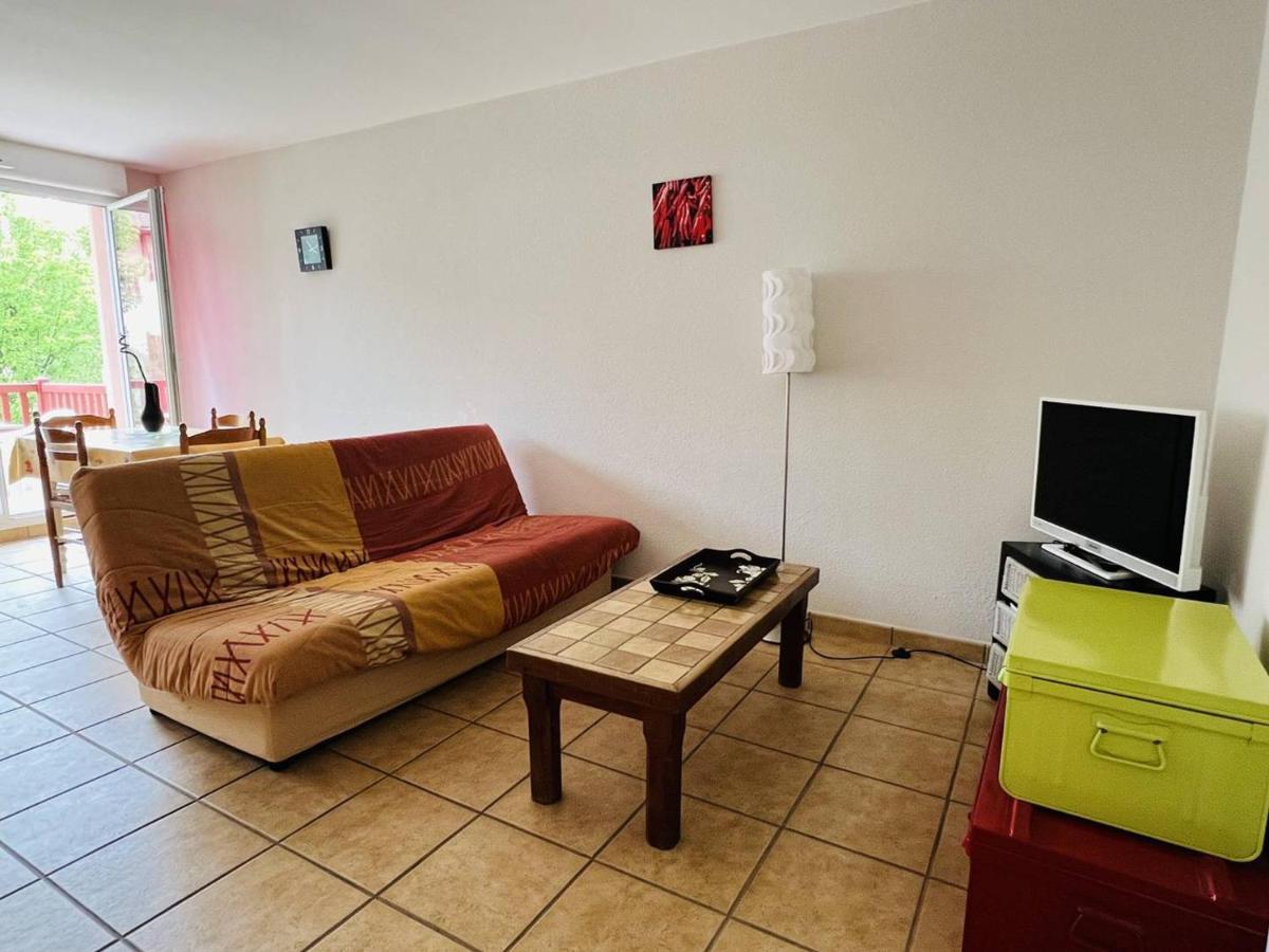 Appartement F2 A Cambo-Les-Bains Avec Piscine, Proche Thermes, Terrasse Et Parking - Fr-1-495-36 Exteriör bild