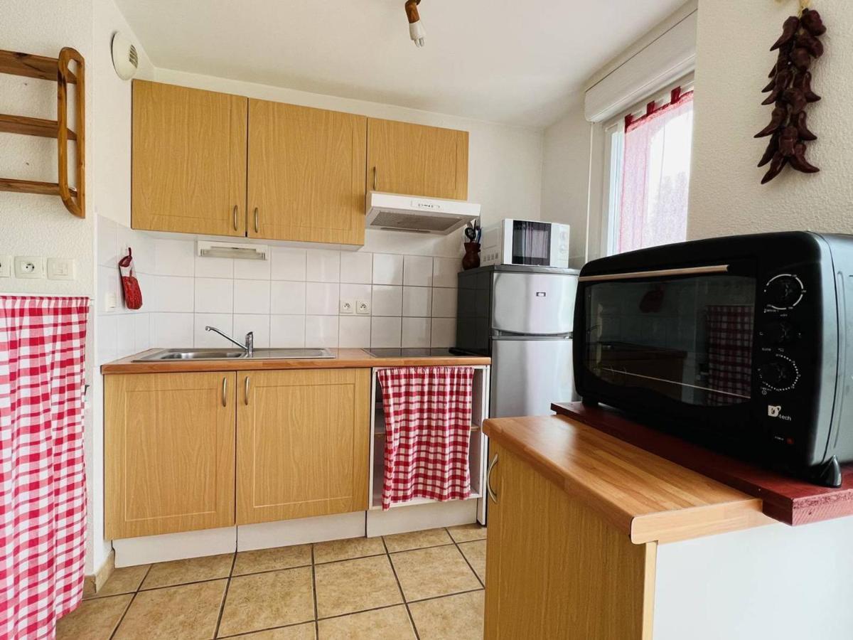 Appartement F2 A Cambo-Les-Bains Avec Piscine, Proche Thermes, Terrasse Et Parking - Fr-1-495-36 Exteriör bild