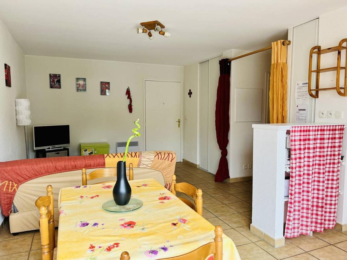 Appartement F2 A Cambo-Les-Bains Avec Piscine, Proche Thermes, Terrasse Et Parking - Fr-1-495-36 Exteriör bild