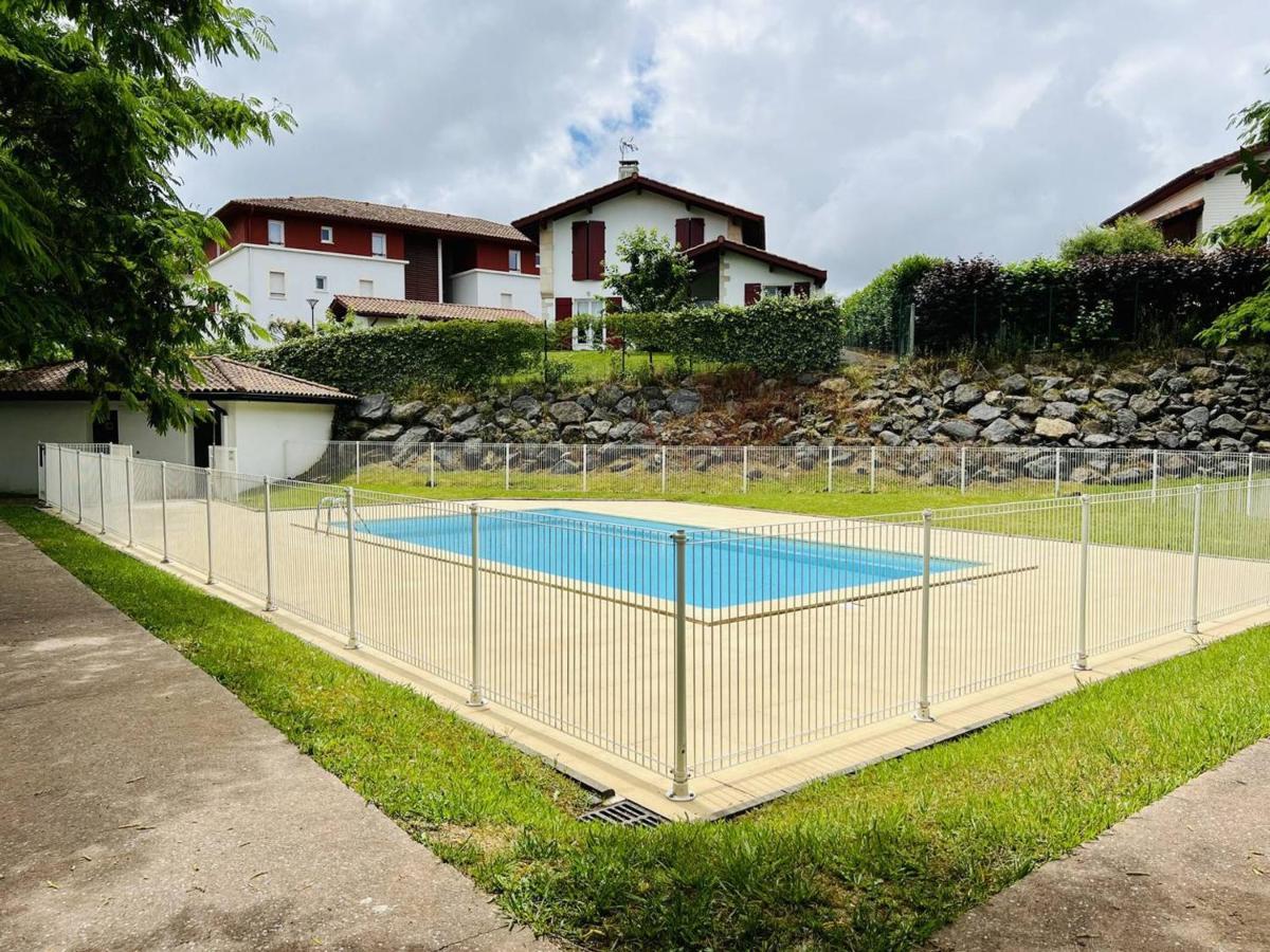 Appartement F2 A Cambo-Les-Bains Avec Piscine, Proche Thermes, Terrasse Et Parking - Fr-1-495-36 Exteriör bild