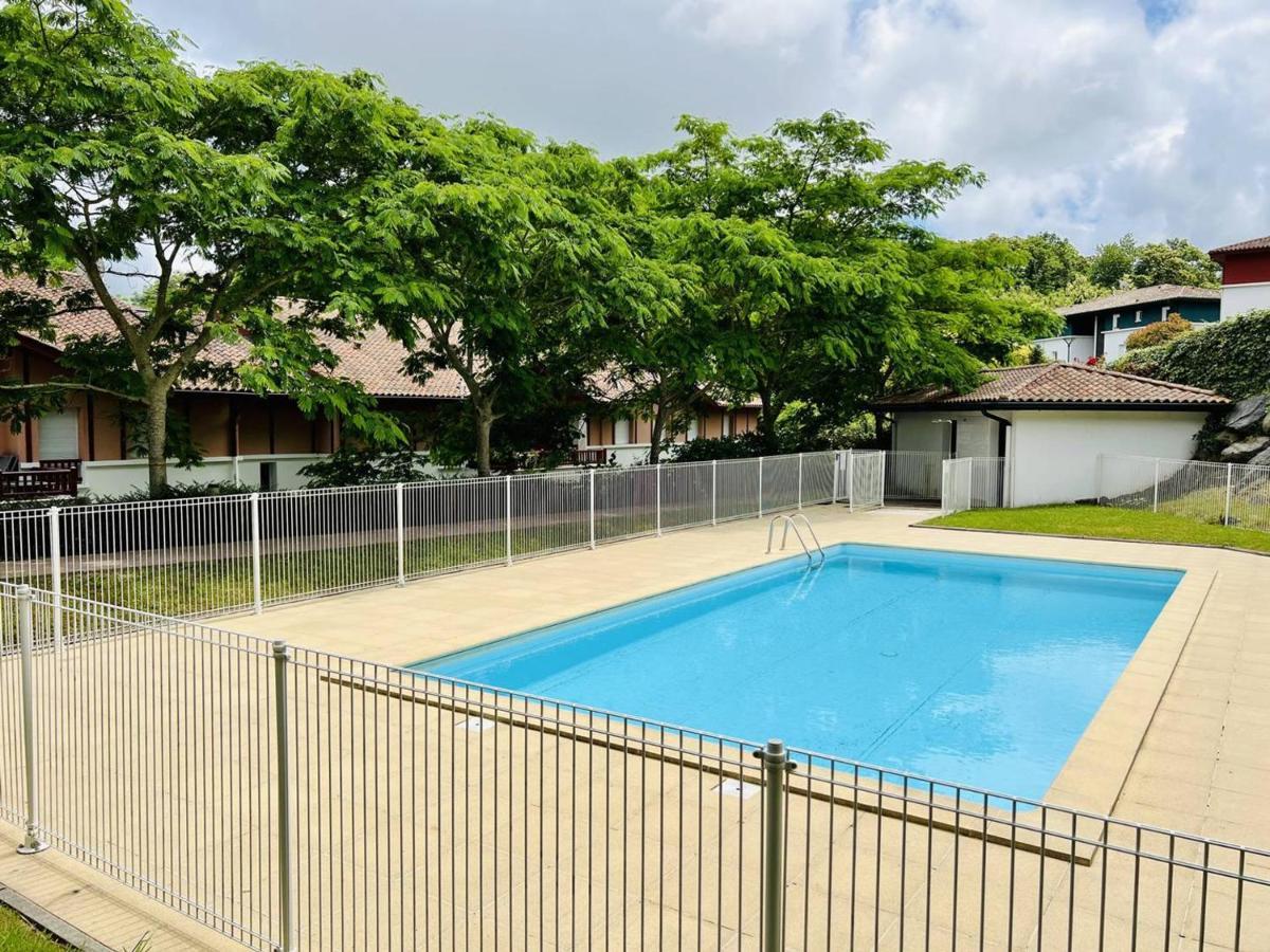 Appartement F2 A Cambo-Les-Bains Avec Piscine, Proche Thermes, Terrasse Et Parking - Fr-1-495-36 Exteriör bild